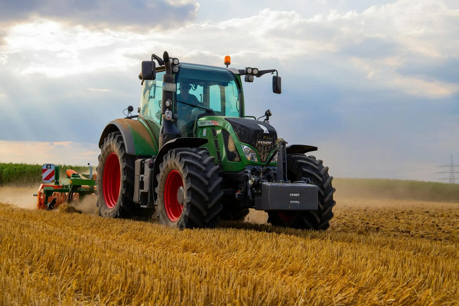 Operacao mecanizada em cultivo de larga escala